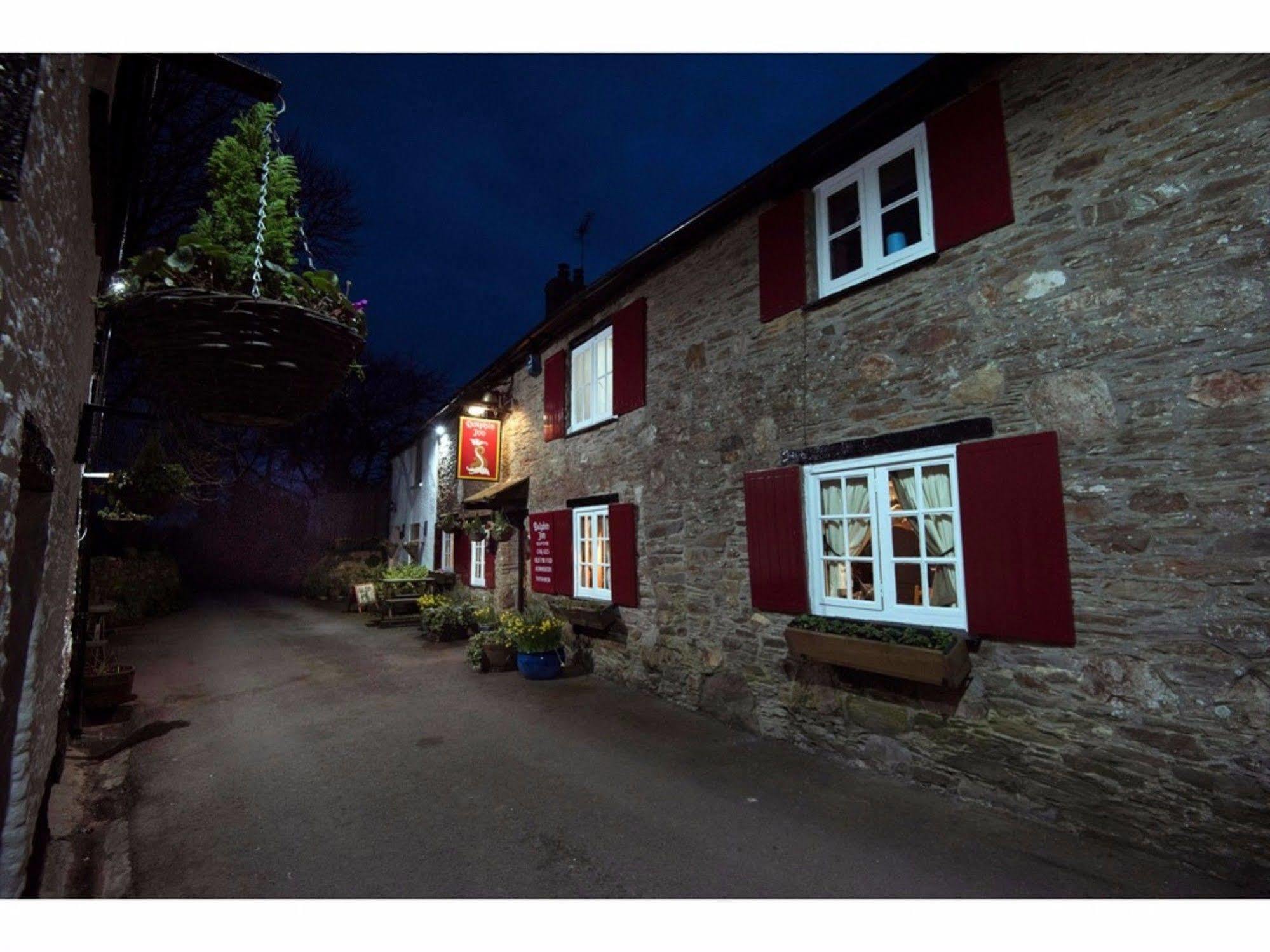 The Dolphin Inn Kingsbridge  Exterior photo