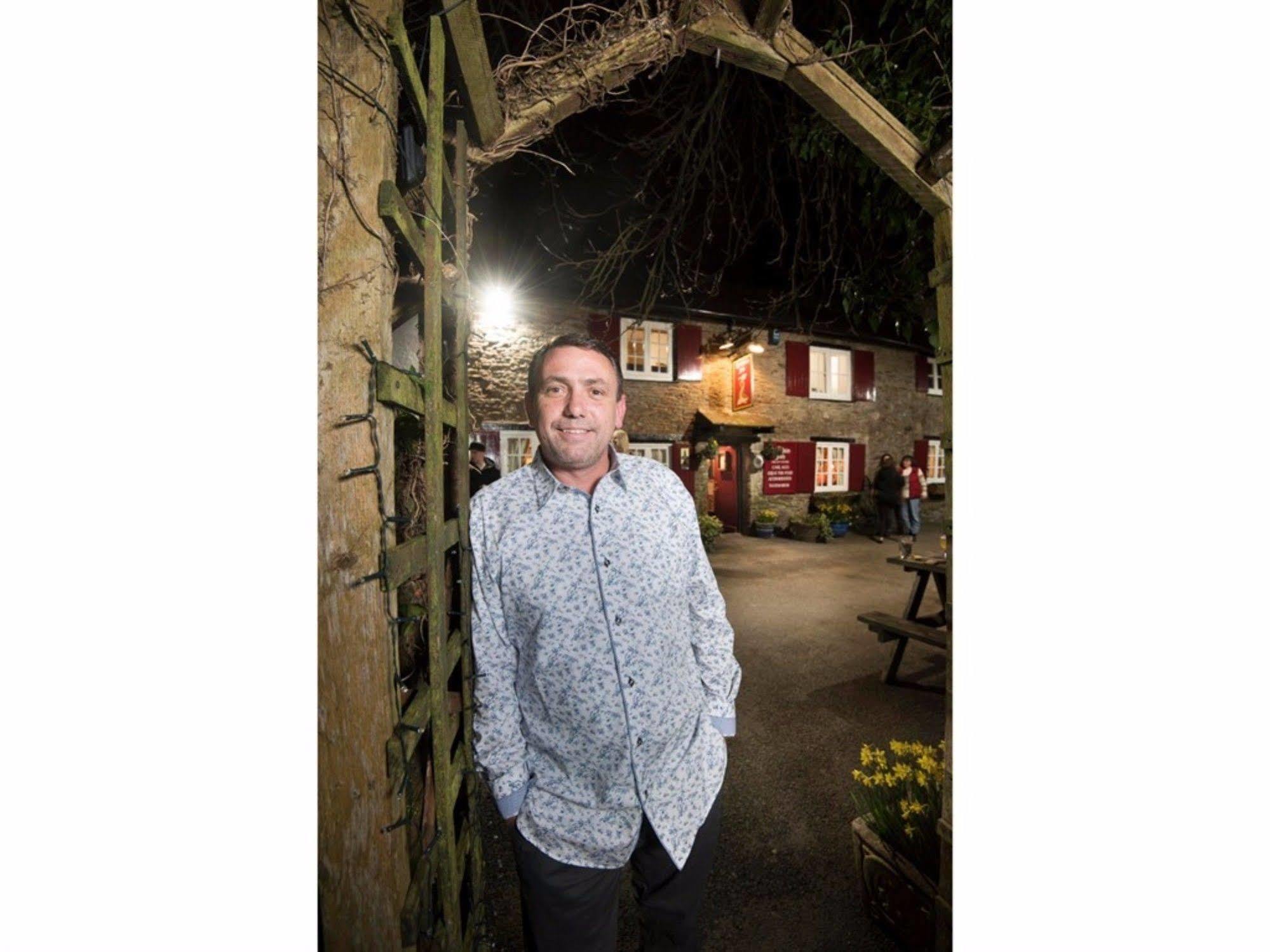 The Dolphin Inn Kingsbridge  Exterior photo